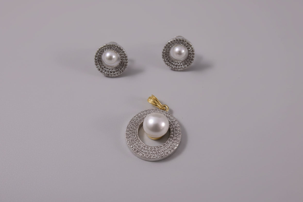 The Lunar Set